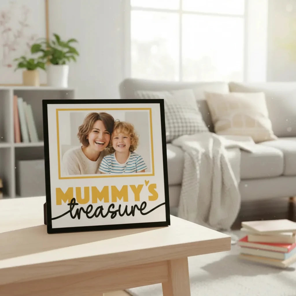 Decorative sign with 'Mummy's treasure' text on a white background